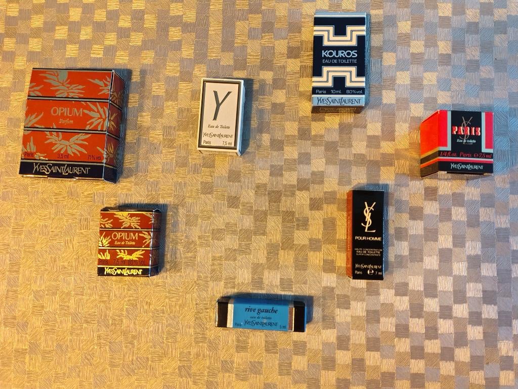 Miniatuur parfum flesjes Yves Saint Laurent, Ophalen, Zo goed als nieuw, Miniatuur, Gevuld