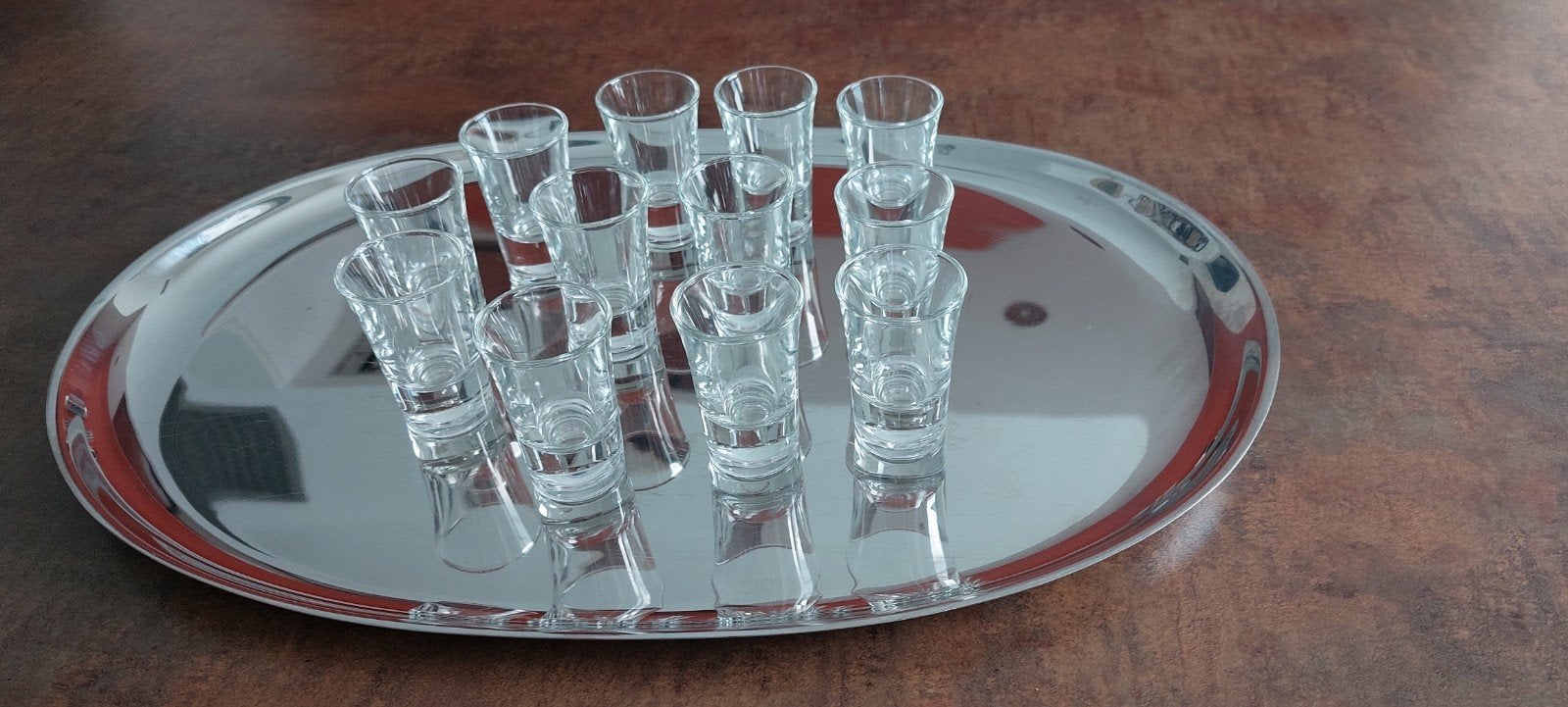 12 shotglaasjes of voor apero plus  dienblad, Ophalen