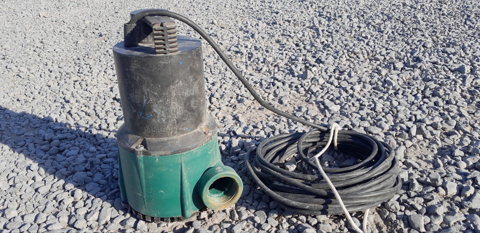 Pompe submersible à aspiration de surface max. 12 m³/h, Électrique, Pompe à eaux claires, ?, ?