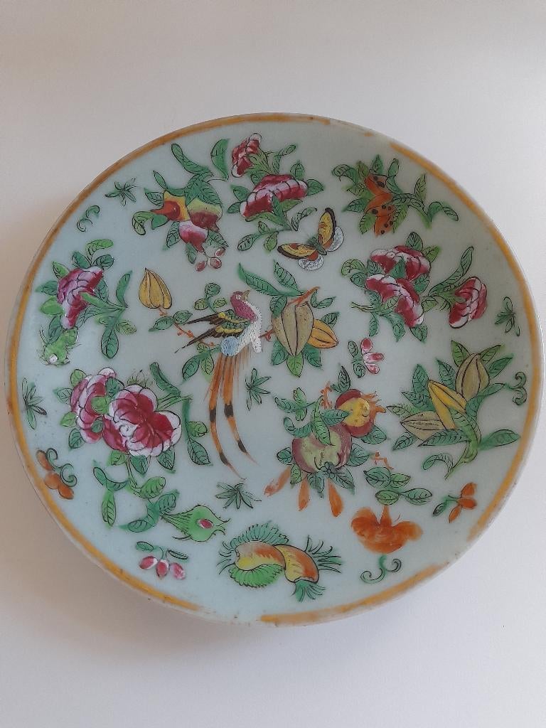 chinees bord in porselein famille rose diam: 18,5 cm, Ophalen of Verzenden