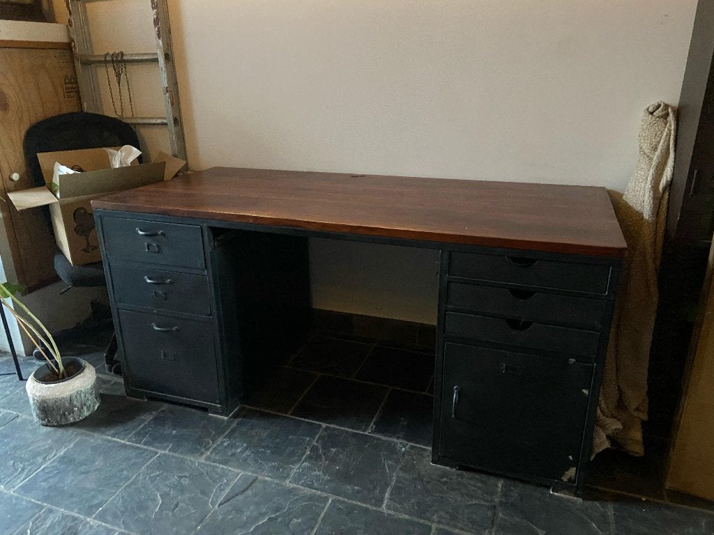 Industrieel bureau, Maison & Meubles, Bureaux, Utilisé, Autres types, Autres marques, Industriel, Métal, Noir, Avec tiroirs, Espace de rangement