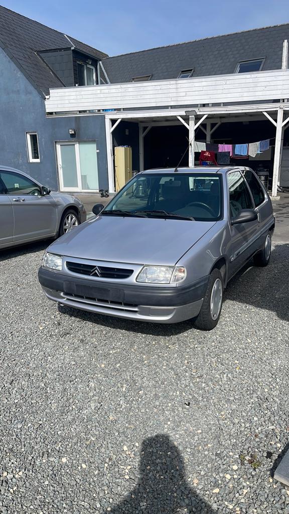 Citroen saxo 1.1 benzine 85.000 km 2 de eigenaar, Voorwielaandrijving, 4 zetels, Stof, 4 cilinders