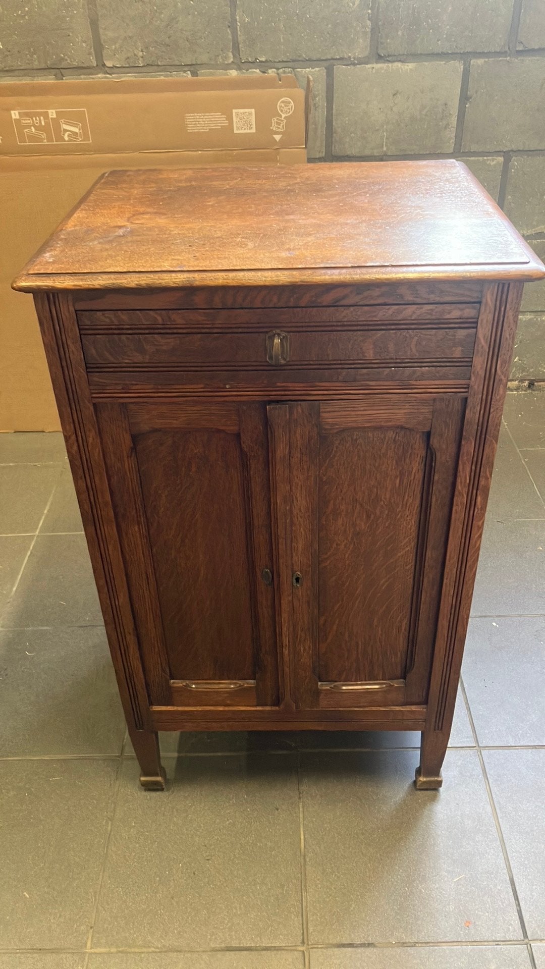 Armoire en chêne, Enlèvement