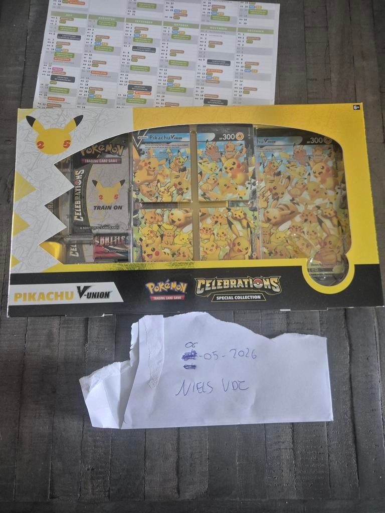 Pokemon celebrations box, Ophalen of Verzenden