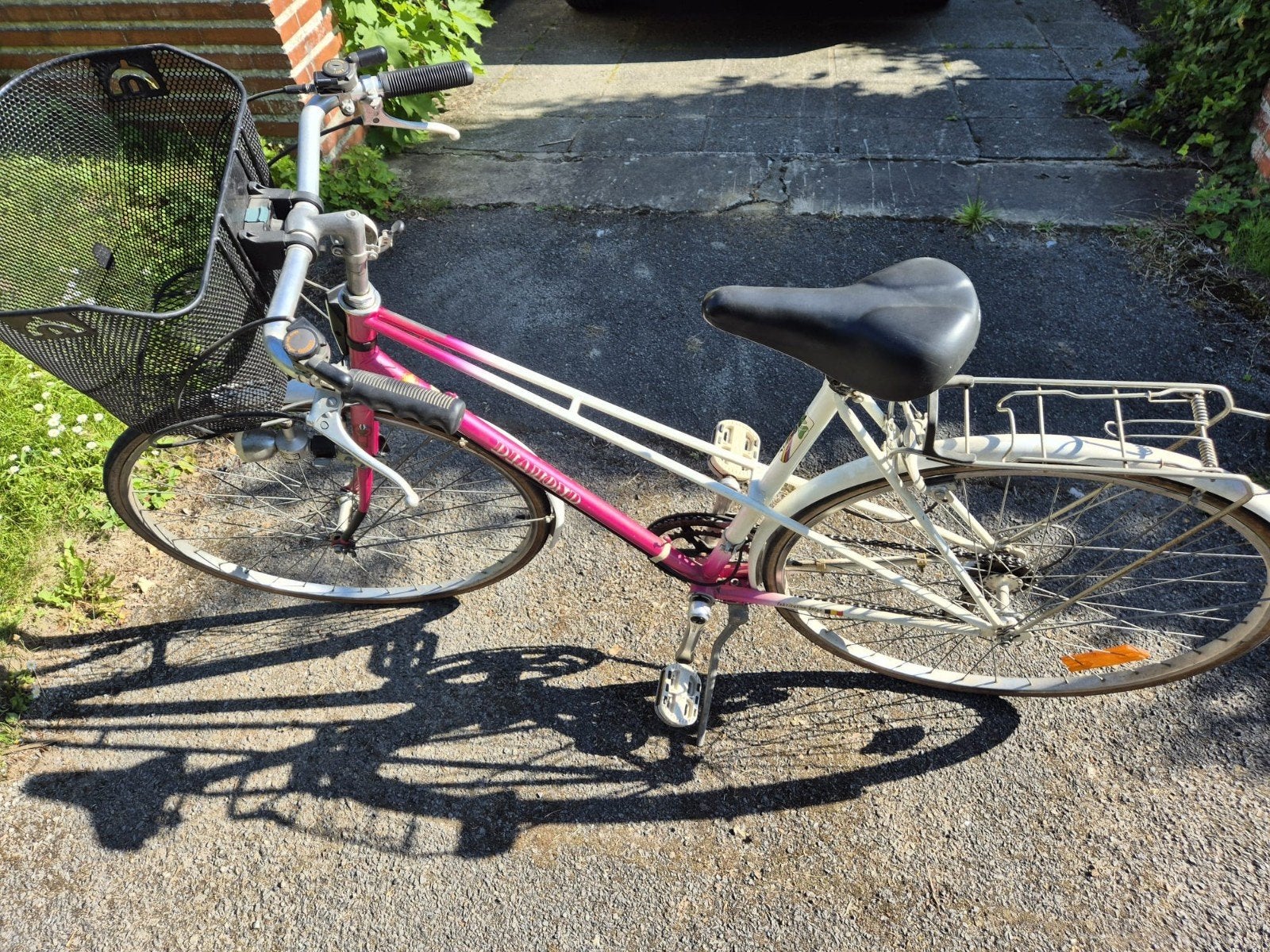 Vélo femme Diamond, Enlèvement