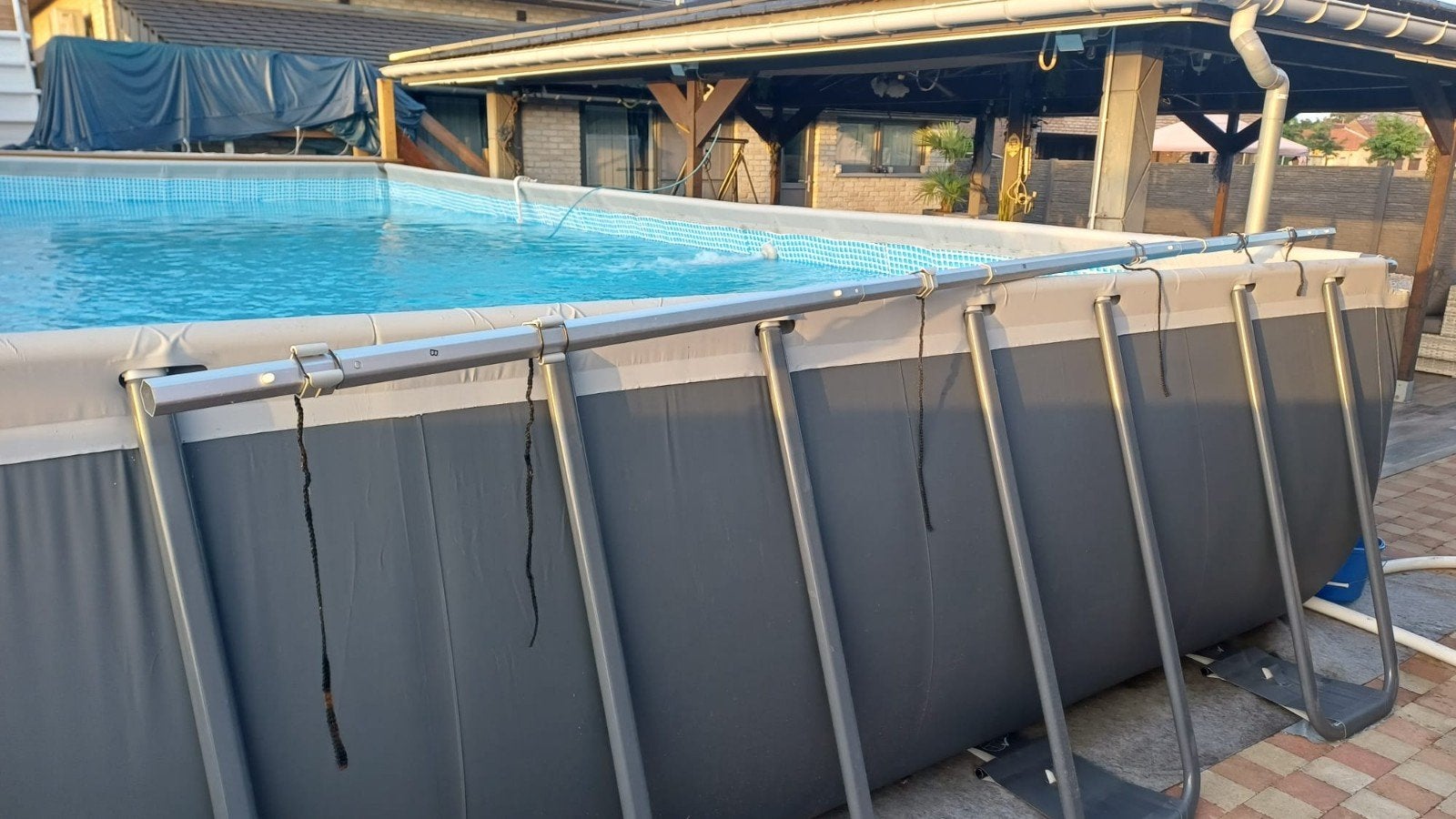Support pour bache de piscine, Tuin en Terras