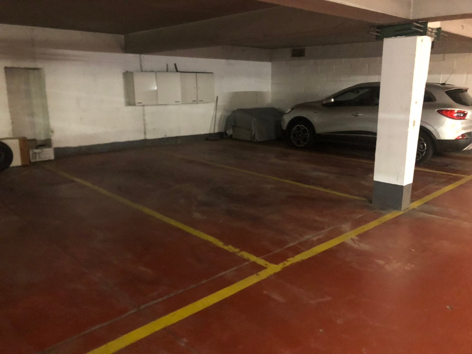 Staanplaats te huur nabij Berchem station, Immo, Garages & Places de parking, Anvers (ville)