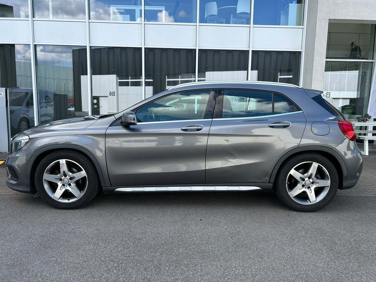 Mercedes GLA180d / Automaat / AMG Pack / Goede staat, Auto's, Bedrijf, 5 deurs, SUV of Terreinwagen, Te koop