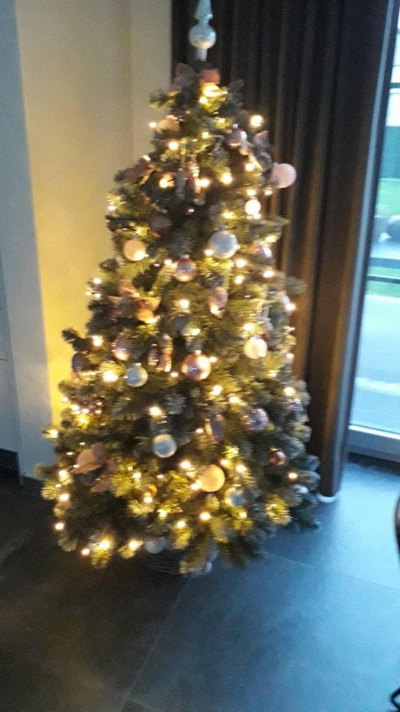 Kerstboom met versiering ., Diversen, Kerst, Ophalen, Zo goed als nieuw
