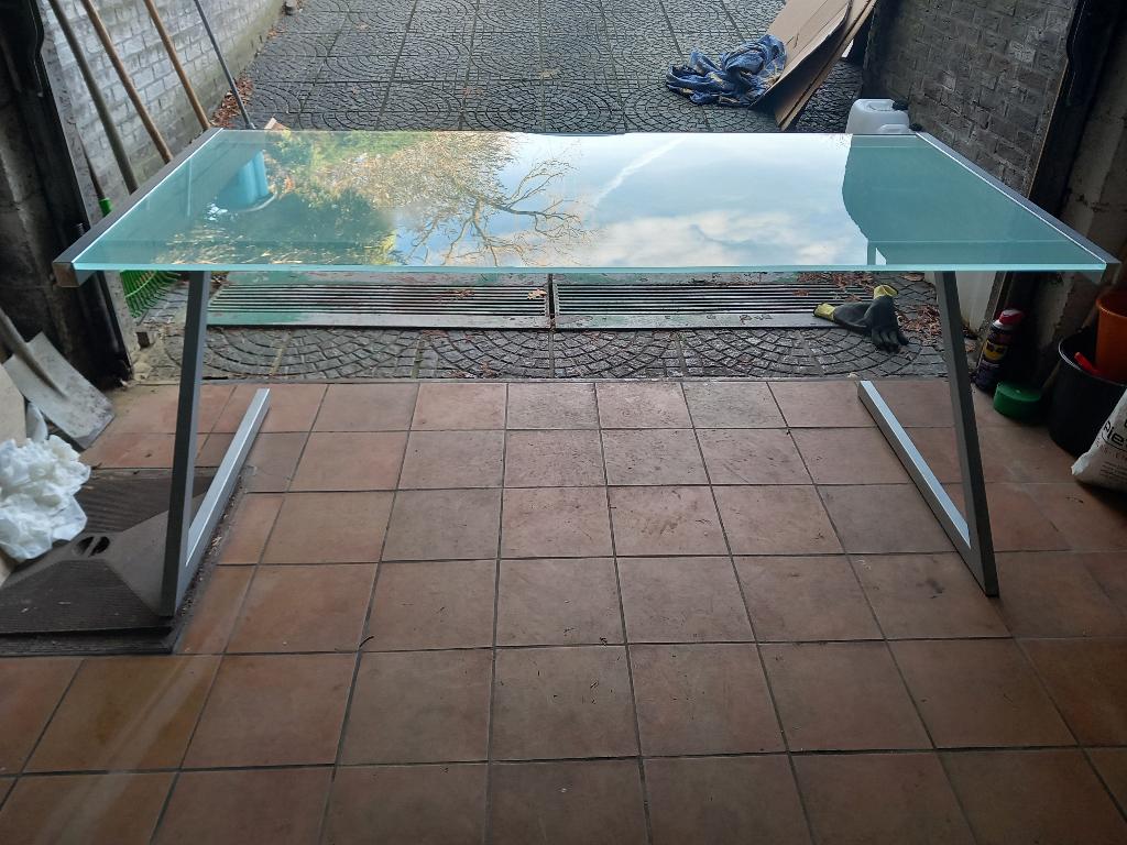 Glazen  / aluminium bureau, Huis en Inrichting, Bureaus, Ophalen