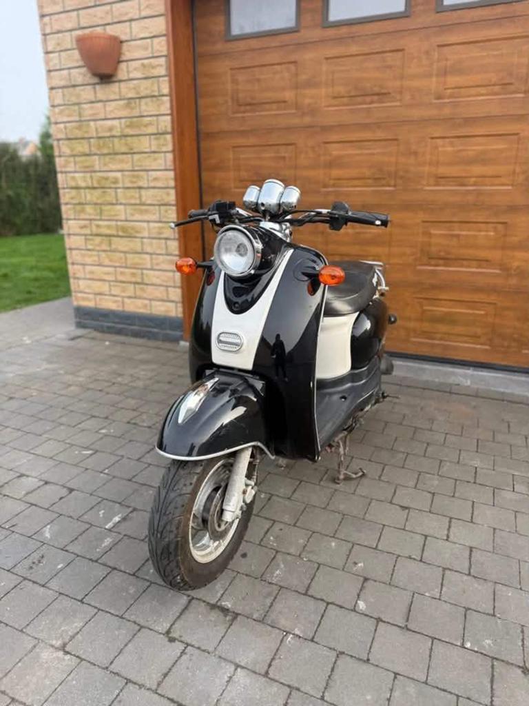 Topstaat - AGM Flash – A-klasse – 7500 km, Fietsen en Brommers, Scooters | Overige merken, Ophalen, Zo goed als nieuw