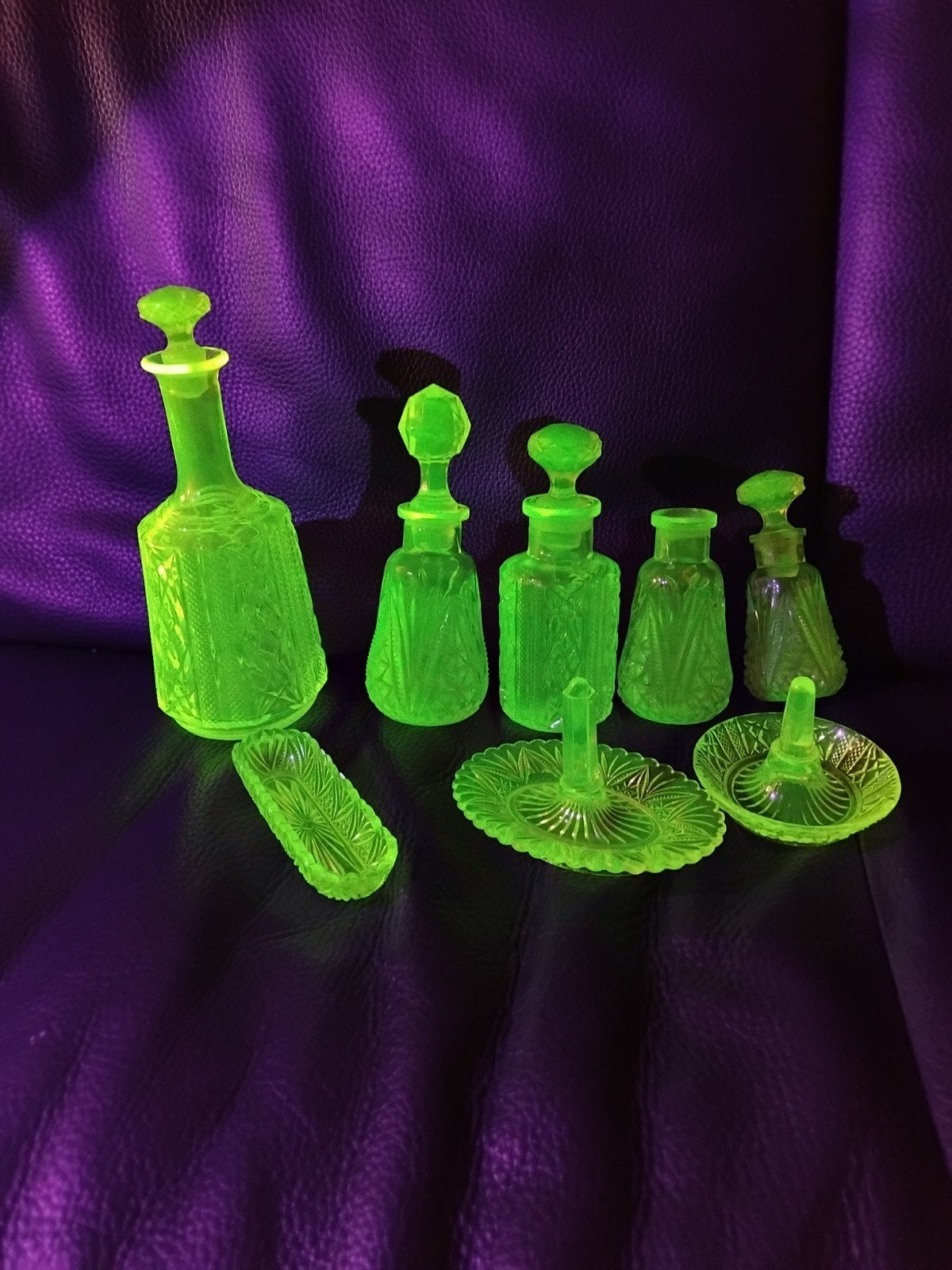 Toilette art déco, ensemble en verre d'uranium., Antiquités & Art, Antiquités | Verre & Cristal, Enlèvement ou Envoi