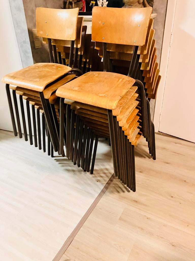 Vintage houten schoolstoelen en stapelstoelen, Antiek en Kunst, Ophalen