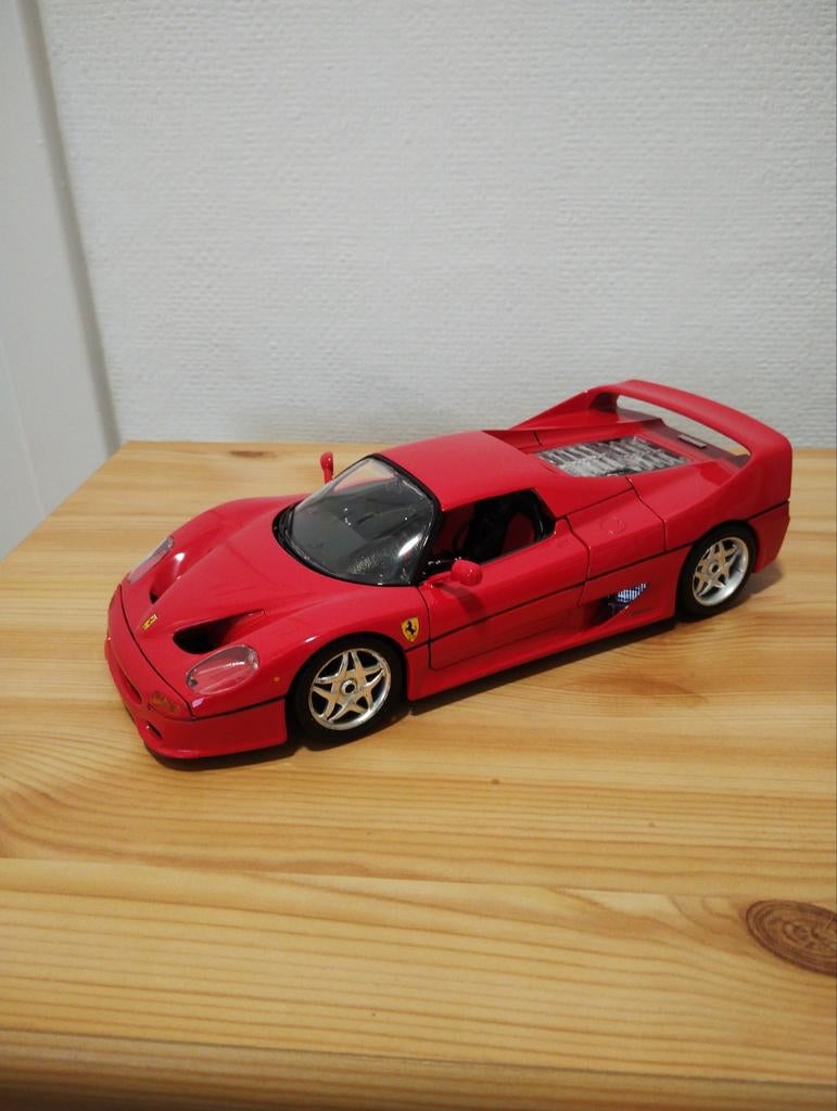 10 stuks div. modellen Ferrari schaal 1:18, Enlèvement, Burago