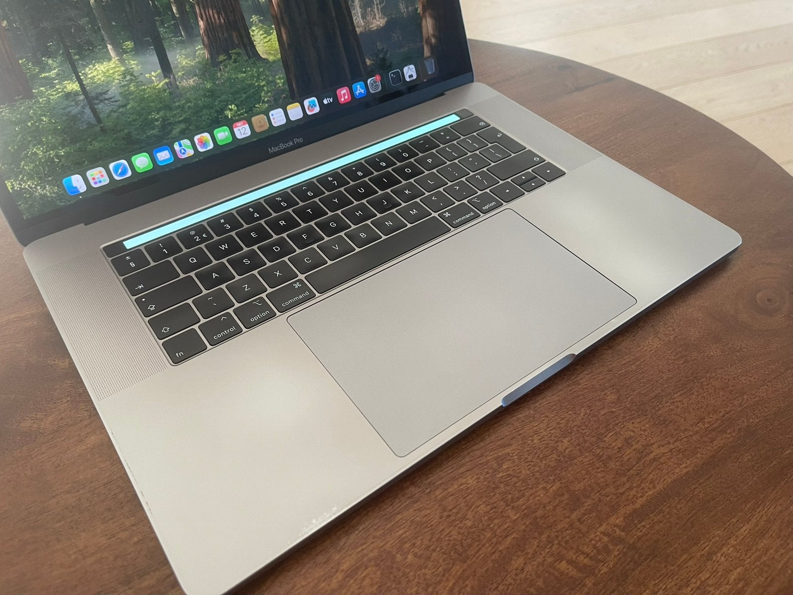 Apple MacBook Pro 15 “   2018 i7 16 Go Radeon Pro -LIRE ADV, MacBook Pro, 256 GB, Enlèvement ou Envoi, Comme neuf