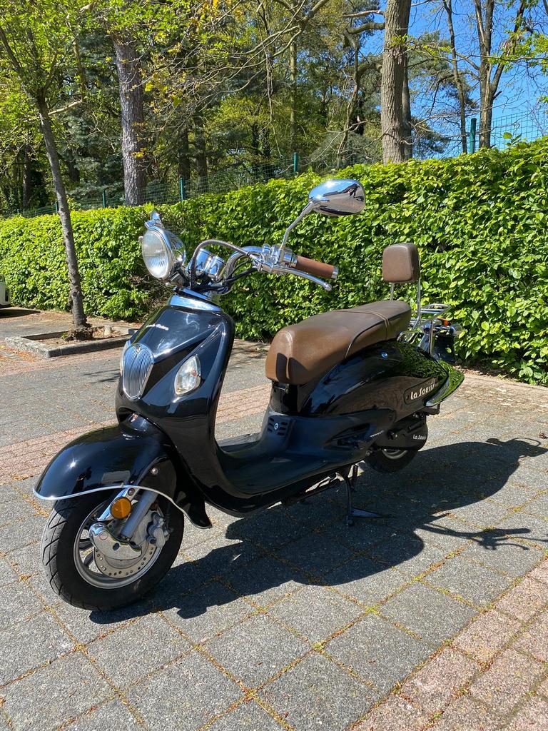 GRANDE RETRO 2022 A KLASSE, Ophalen, Zo goed als nieuw