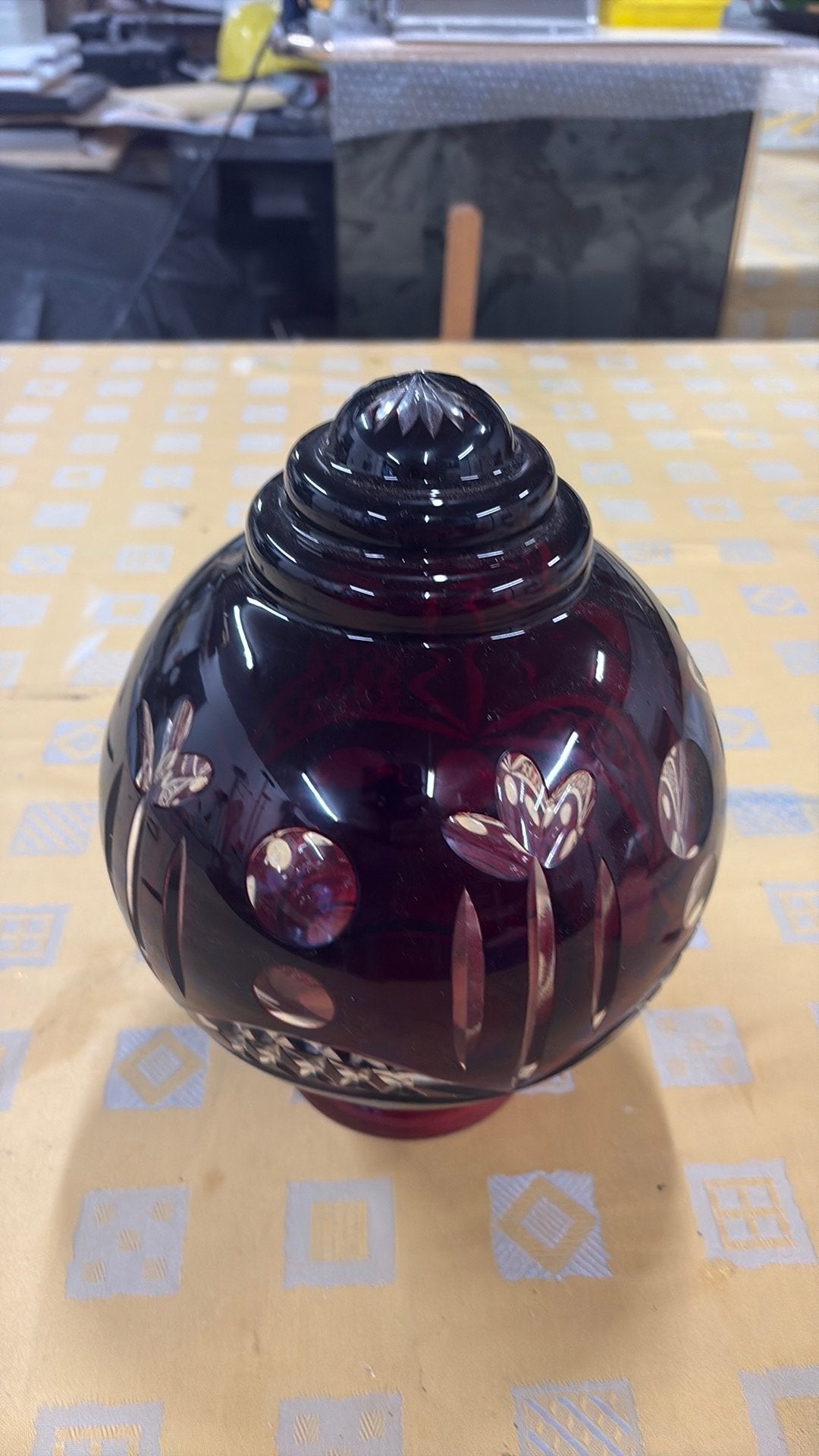 Lampbol geslepen glas. Diameter 22cm. Hoogte 26 cm., Ophalen