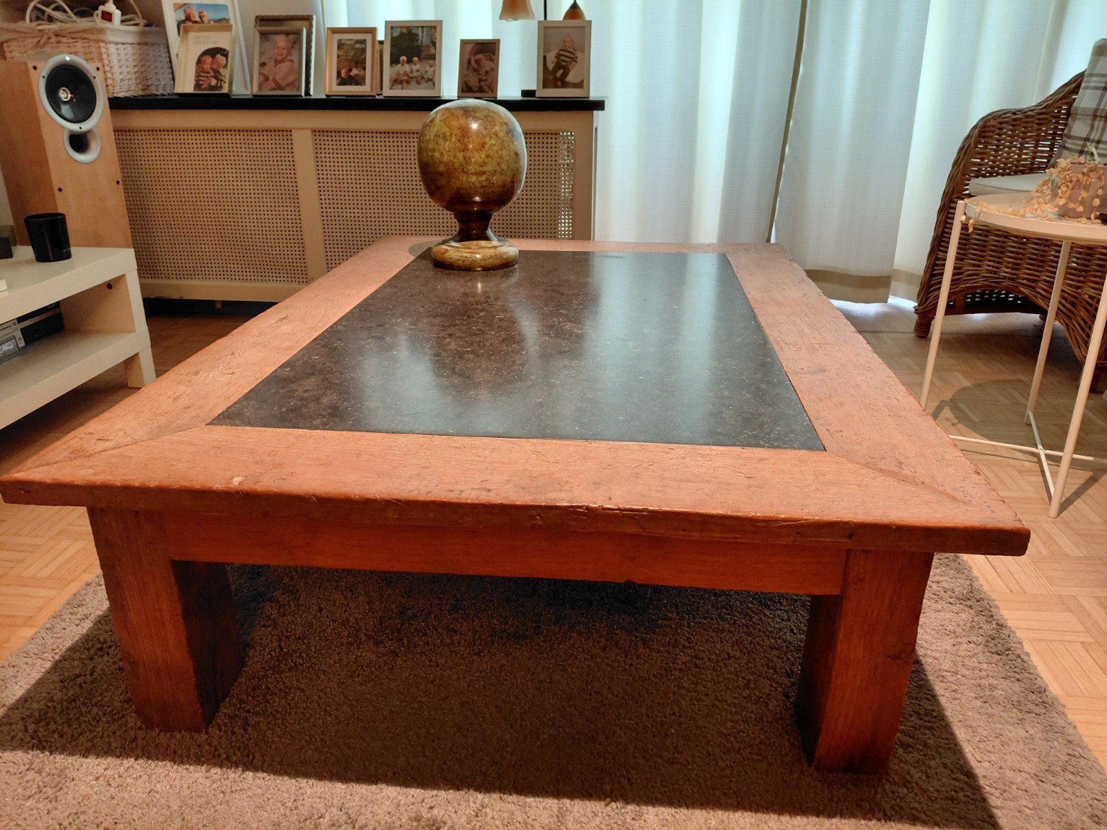 eiken salontafel met blauwe hardsteen, Huis en Inrichting, Kasten | Buffetkasten, Ophalen