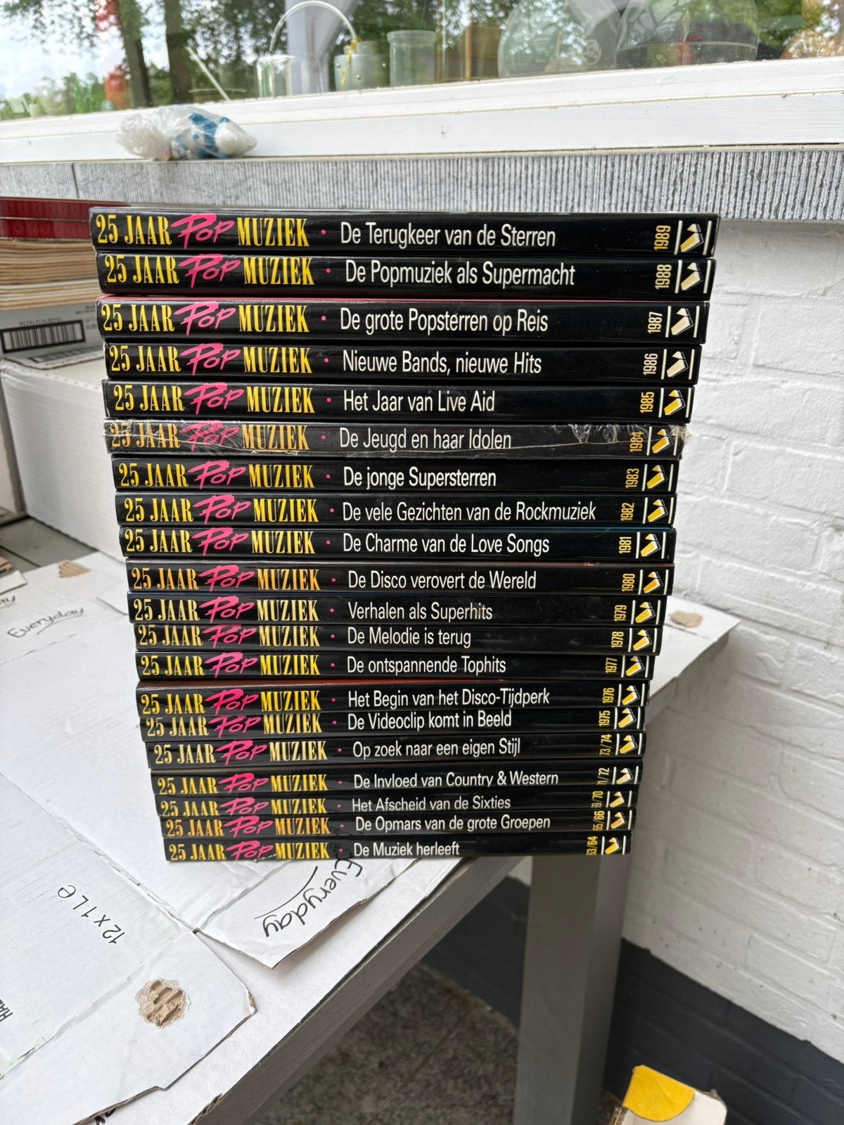 25 jaar popmuziek 20 stuks opvolgend, Boeken, Ophalen, Zo goed als nieuw