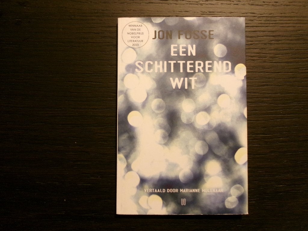 Een schitterend wit  -Jon Fosse-, Enlèvement ou Envoi