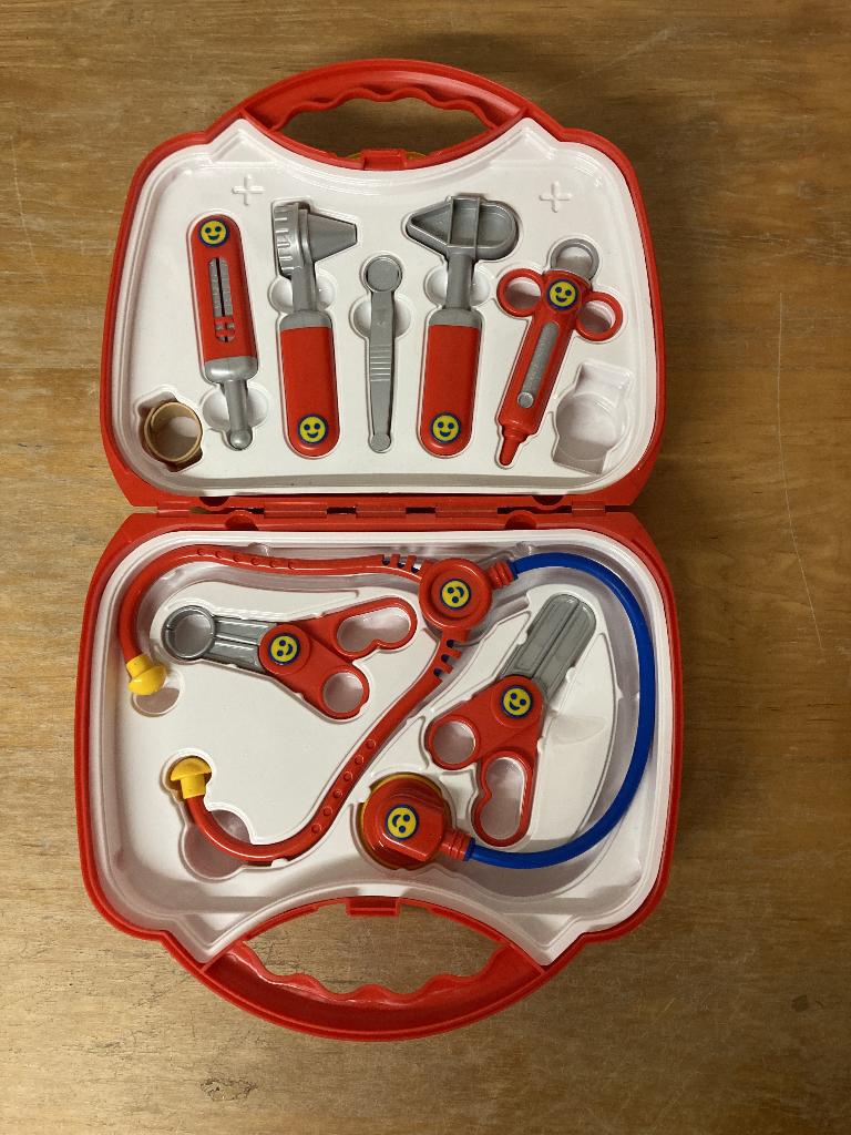 Dokter speelgoed, Enlèvement, Utilisé, Découverte