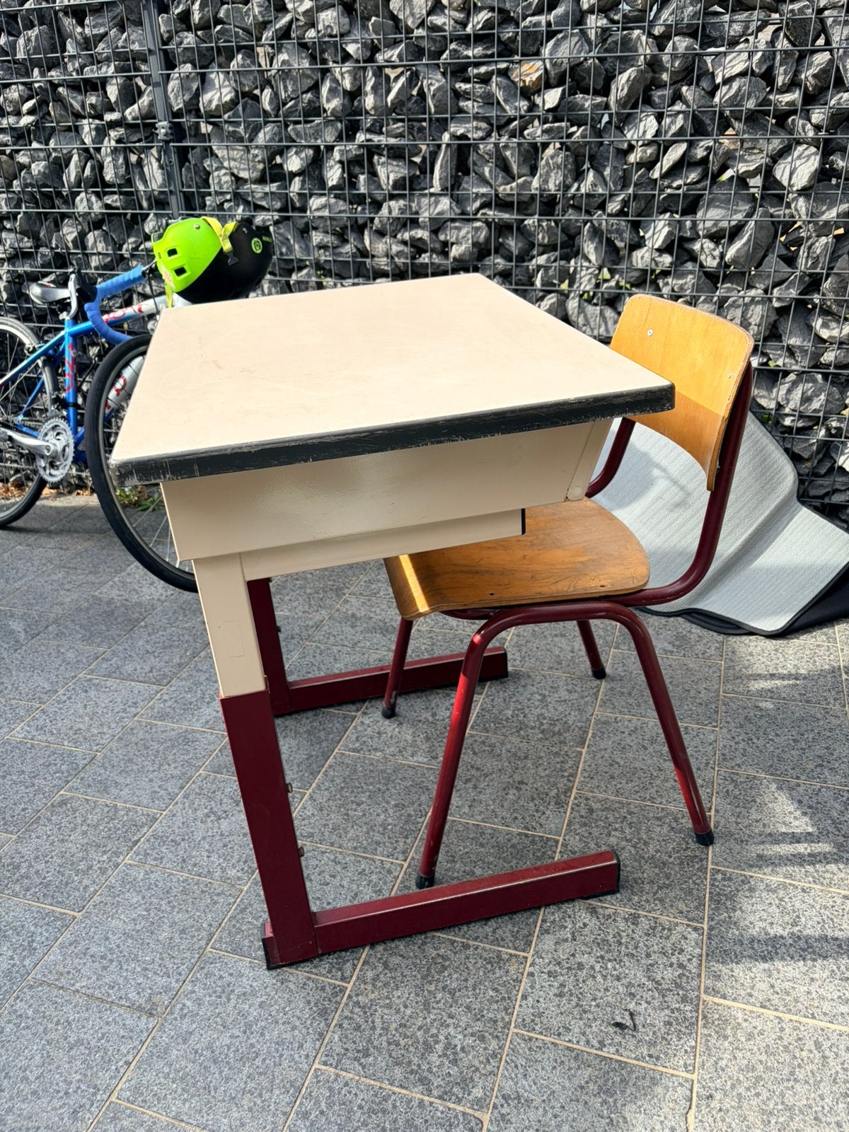 Lessenaar met stoel, Ophalen, Gebruikt, Tafel(s) en Stoel(en)