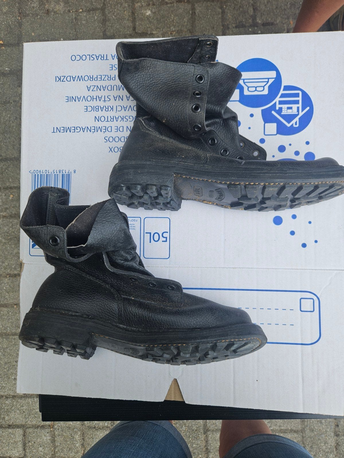 Hub combats, Ophalen