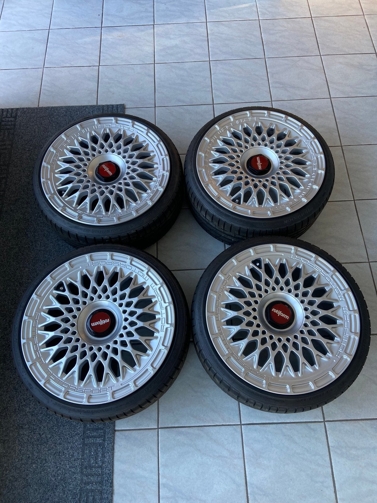 Rotiforme lhr-m, Autos : Pièces & Accessoires, Pneus & Jantes, Pneus et Jantes, 215 mm, Véhicule de tourisme, Pneus été