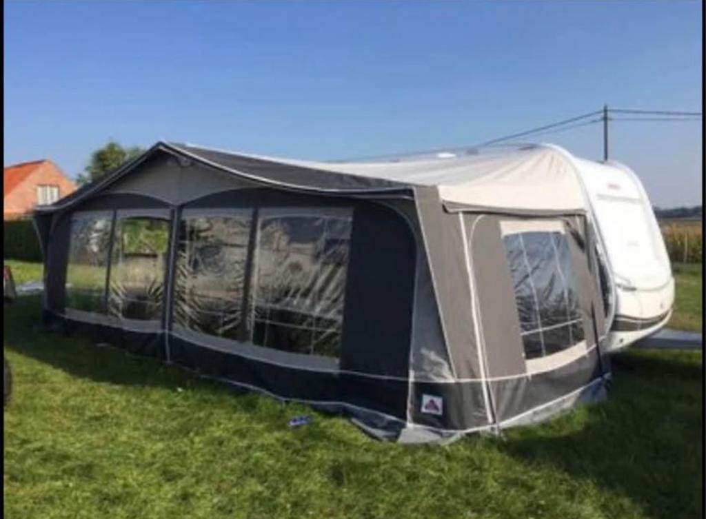 Dorema voortent, Caravans en Kamperen, Ophalen, Zo goed als nieuw, Dorema