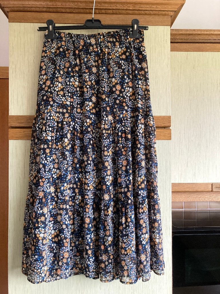 Zwarte gebloemde lange rok (gevoerd), Youh, maat 38, Kleding | Dames, Rokken, Maat 38/40 (M), Meerkleurig, Ophalen of Verzenden