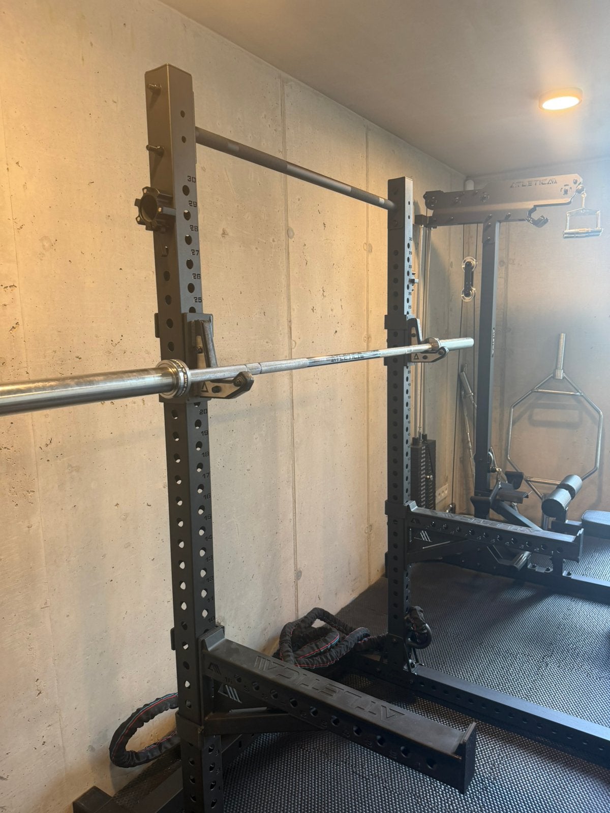 R7 squat rack | 187cm hoog ( atletica ), Ophalen, Zo goed als nieuw