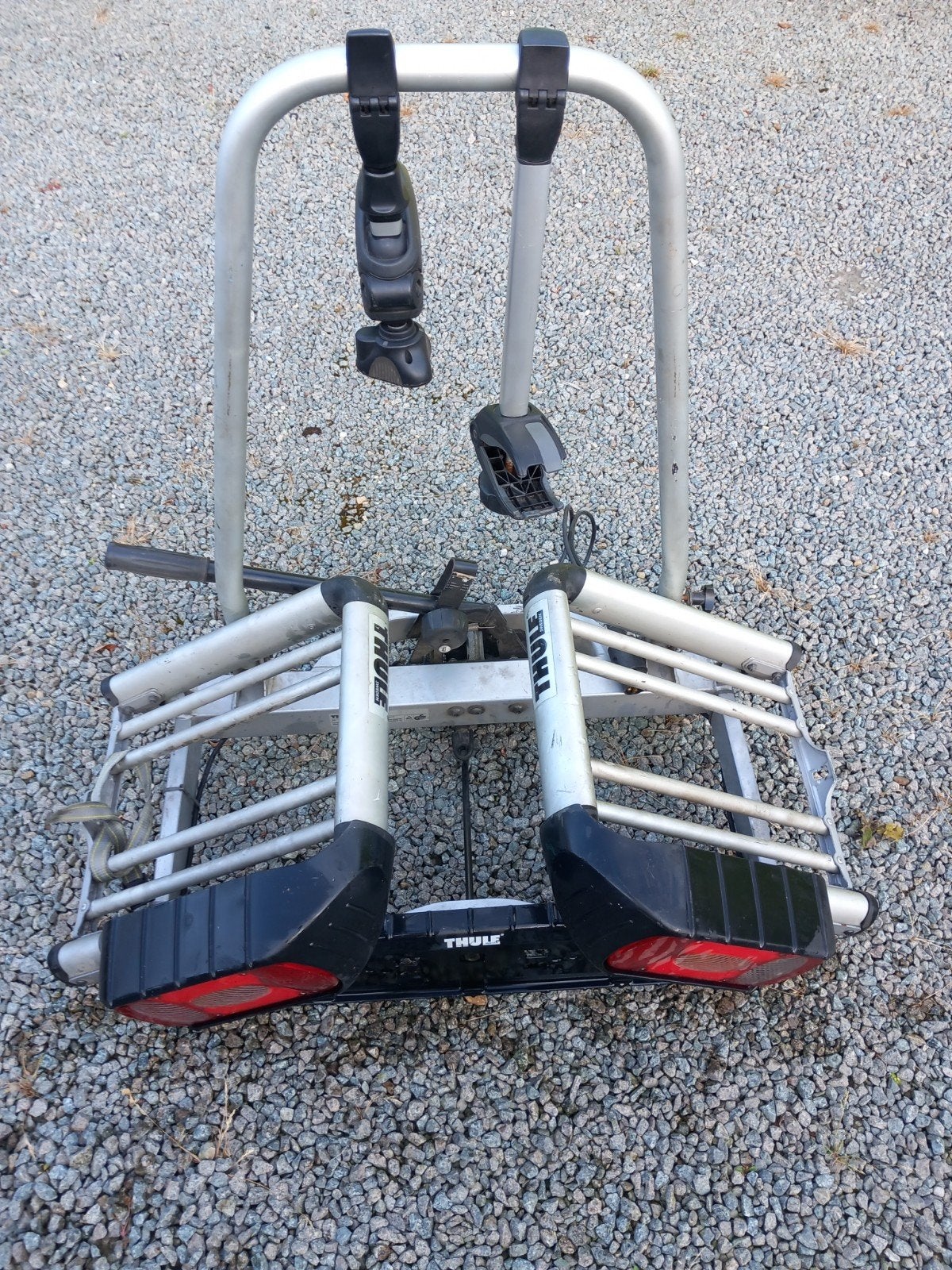 Porte-vélos Thule 2vélos 60kg Ok E bike pliable inclinable, Autos : Divers, Support d'attelage, Comme neuf, Enlèvement, 2 vélos