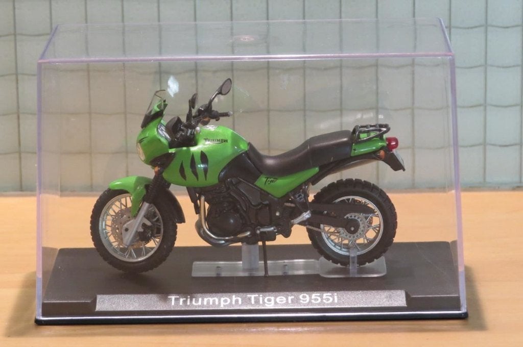 Triumph Tiger 955i 1:24, Hobby & Loisirs créatifs, Voitures miniatures | 1:24, Enlèvement ou Envoi, Neuf, Moteur, Autres marques