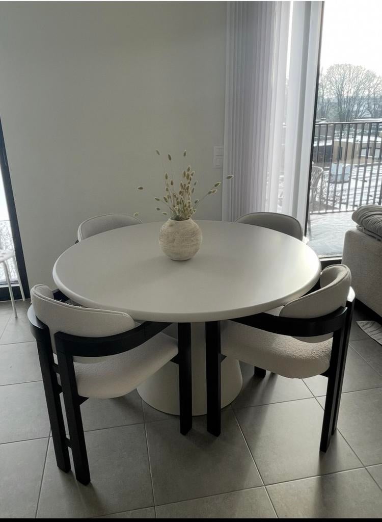 Table ronde 130cm de diametre, Enlèvement, Comme neuf