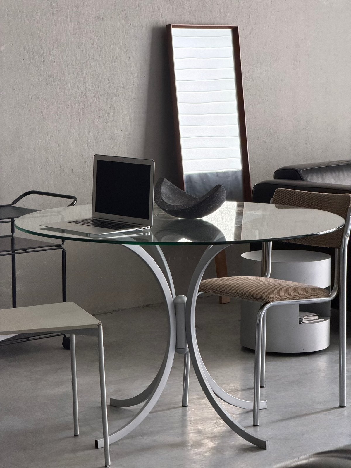 Vintage ronde space age eettafel, Ophalen, Zo goed als nieuw