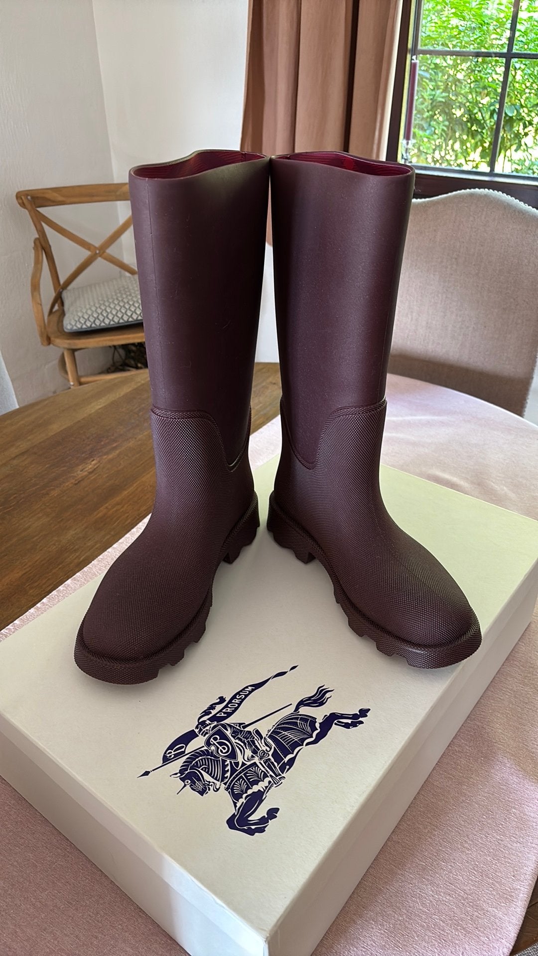 BURBERRY Bottes en caoutchouc bordeaux 44, Vêtements | Hommes, Chaussures, Neuf, Bottes, Enlèvement ou Envoi, Autres couleurs