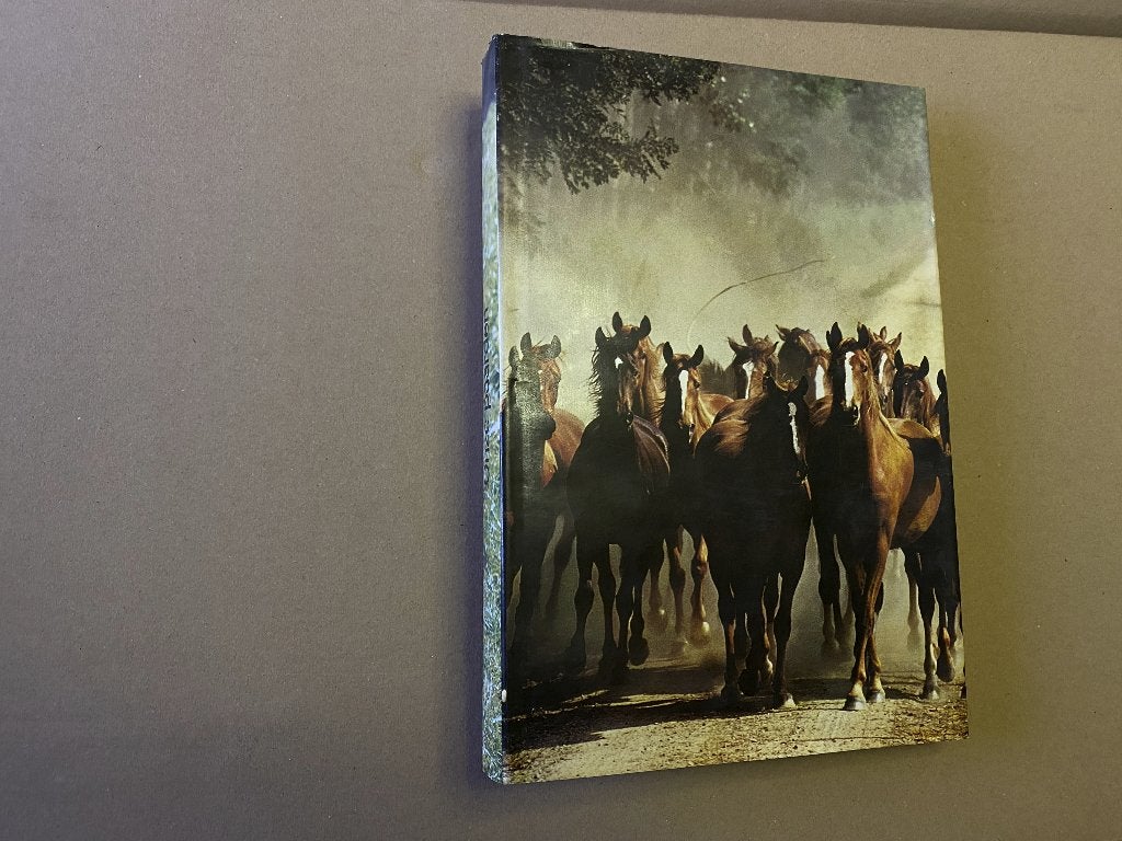 Artis Historia "Onze paarden", Ophalen of Verzenden, Zo goed als nieuw, Plaatjesalbum