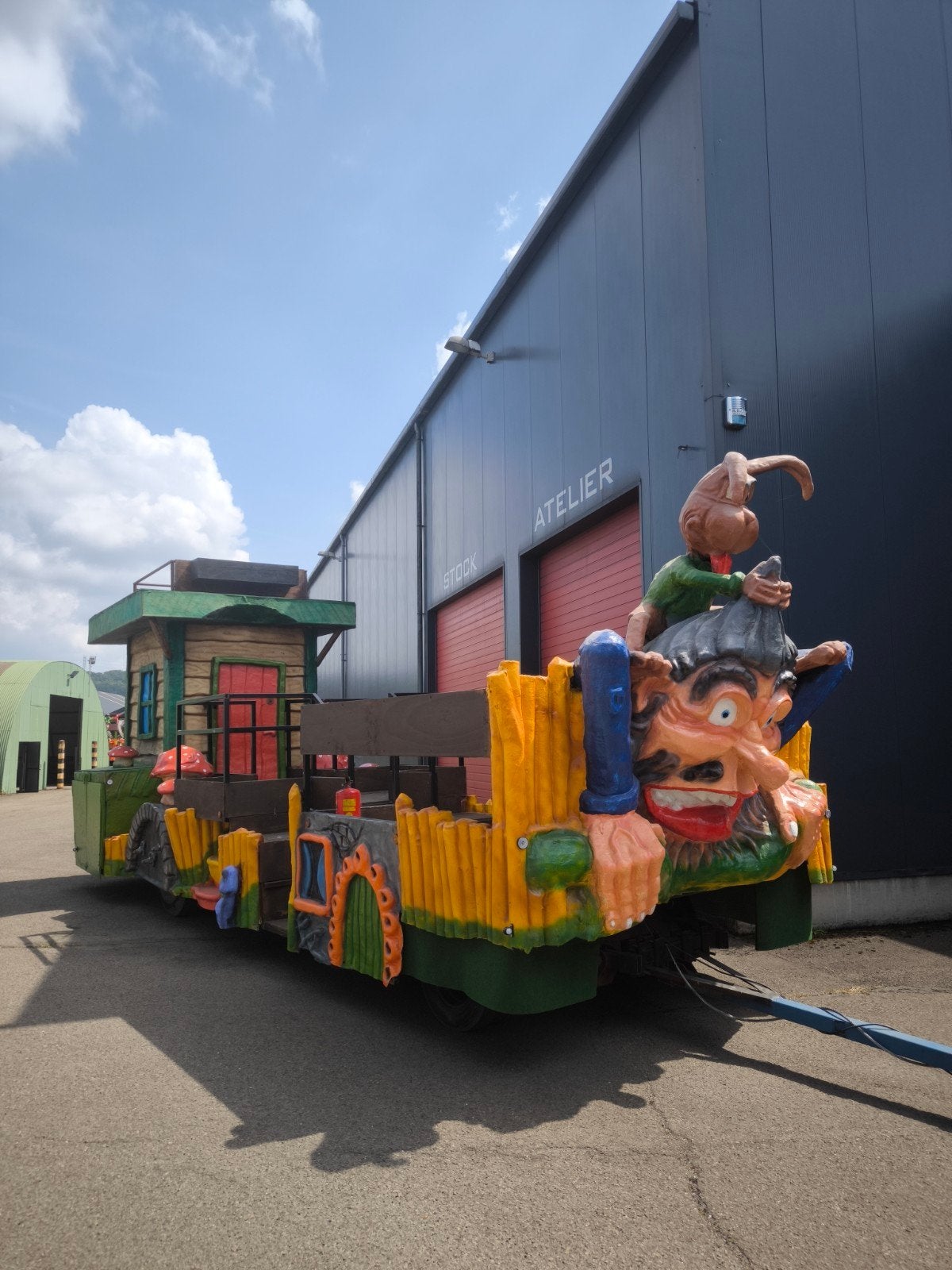 carnavalswagen te huur, Enlèvement