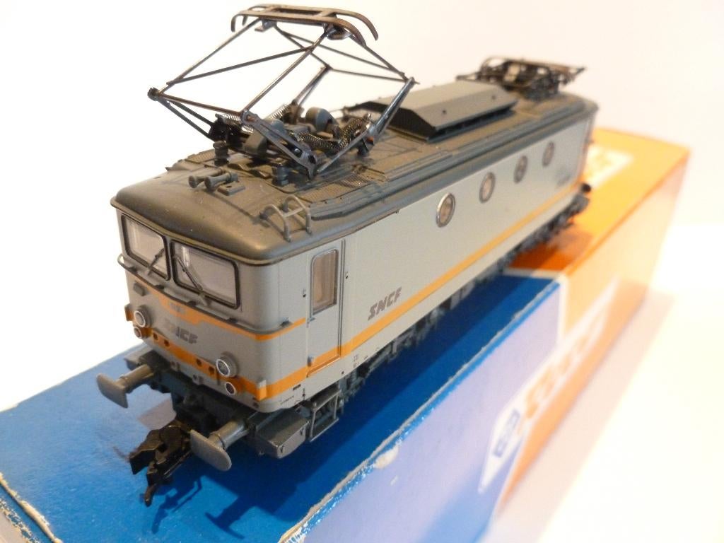TRAINS HO, Ophalen of Verzenden, Zo goed als nieuw, Roco, Gelijkstroom