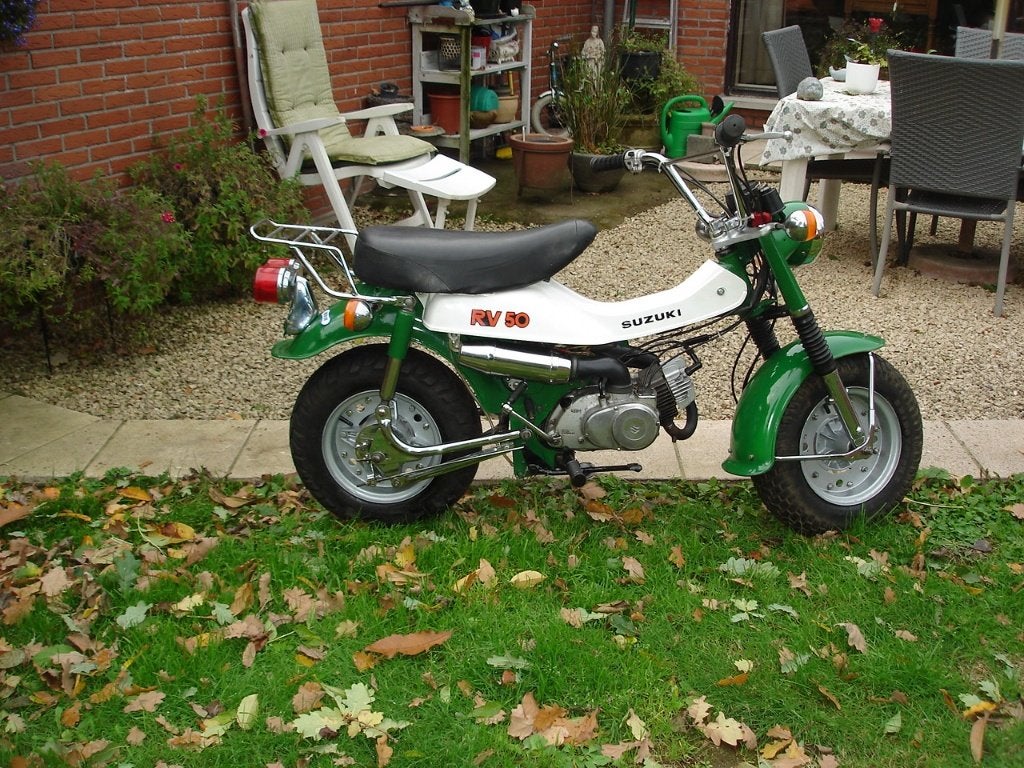 suzuki rv 50cc, 49 cc, Klasse B (45 km/u), 4 versnellingen, Ophalen