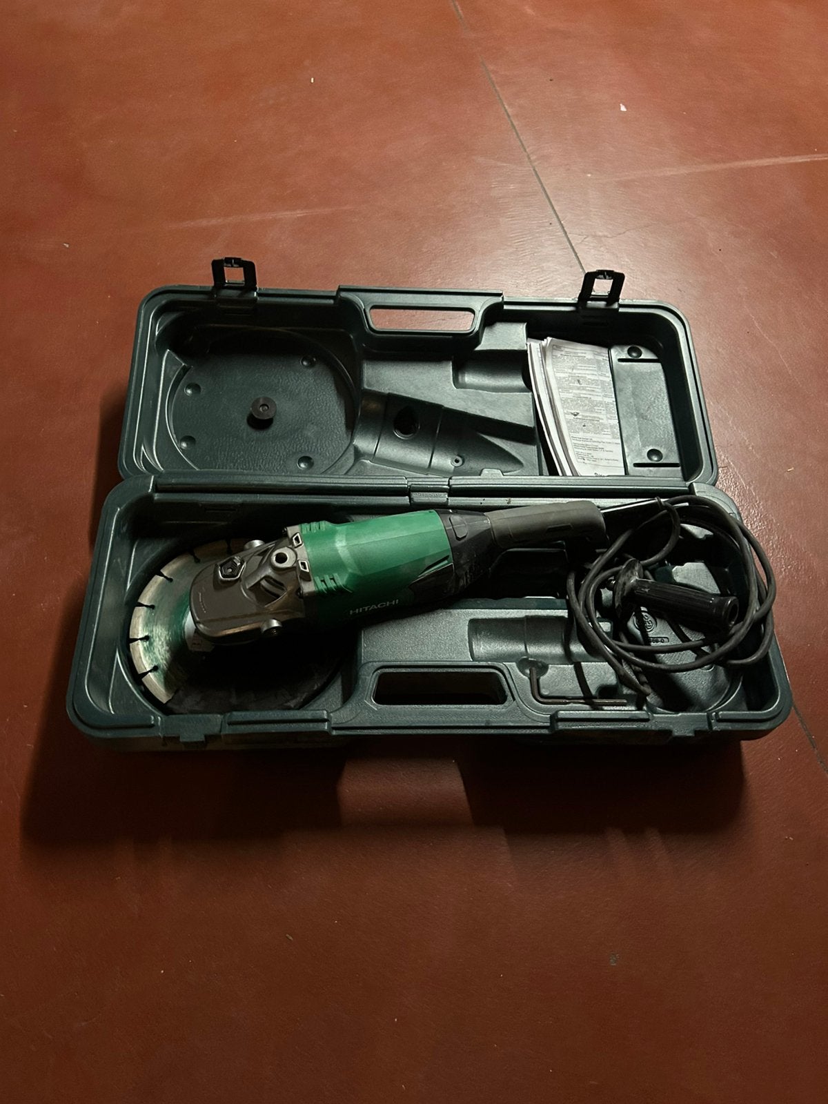 Hitachi haakse slijper (met diamantschijf, in koffer), Doe-het-zelf en Bouw, Gereedschap | Handgereedschap, Ophalen, Zo goed als nieuw