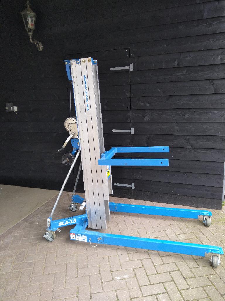 Bouwlift_montagelift_materiaallift_kanaallift, Enlèvement