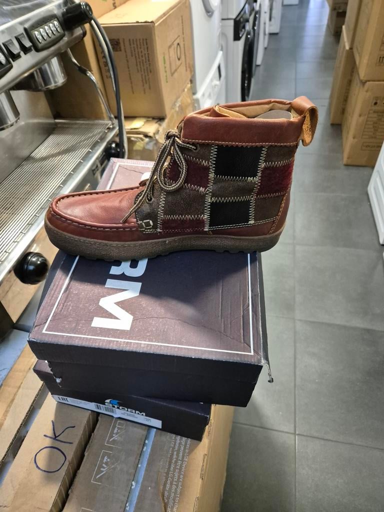 Chaussures hommes en cuir tailles 42 et 43 neuves, Enlèvement