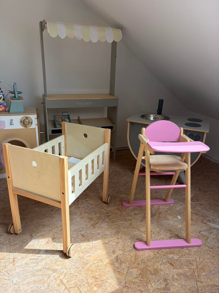 Lit poupee et chaise haute poupée design Pintoy, Enlèvement ou Envoi, Comme neuf