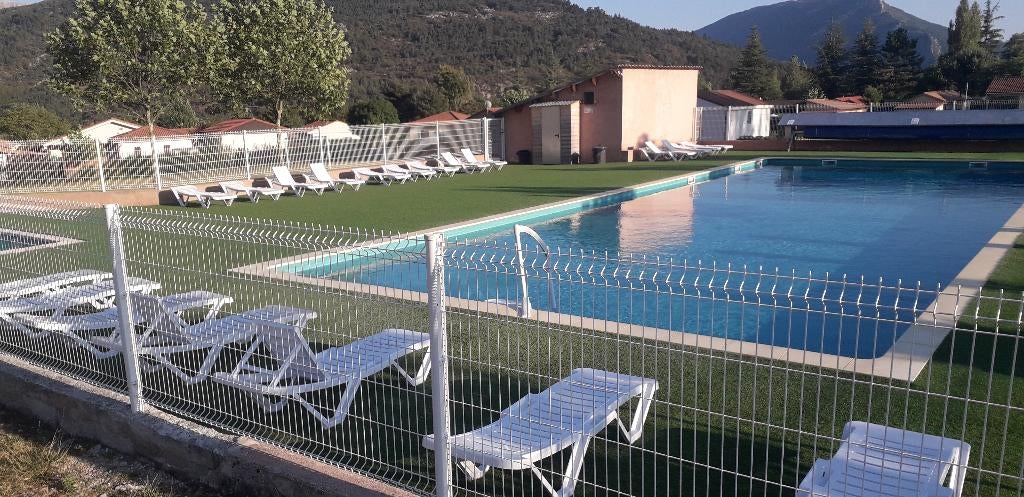 Frankrijk-Castellane: Chalet 5p. met garage., Propriétaire, Animaux domestiques acceptés, 5 personnes, 2 chambres