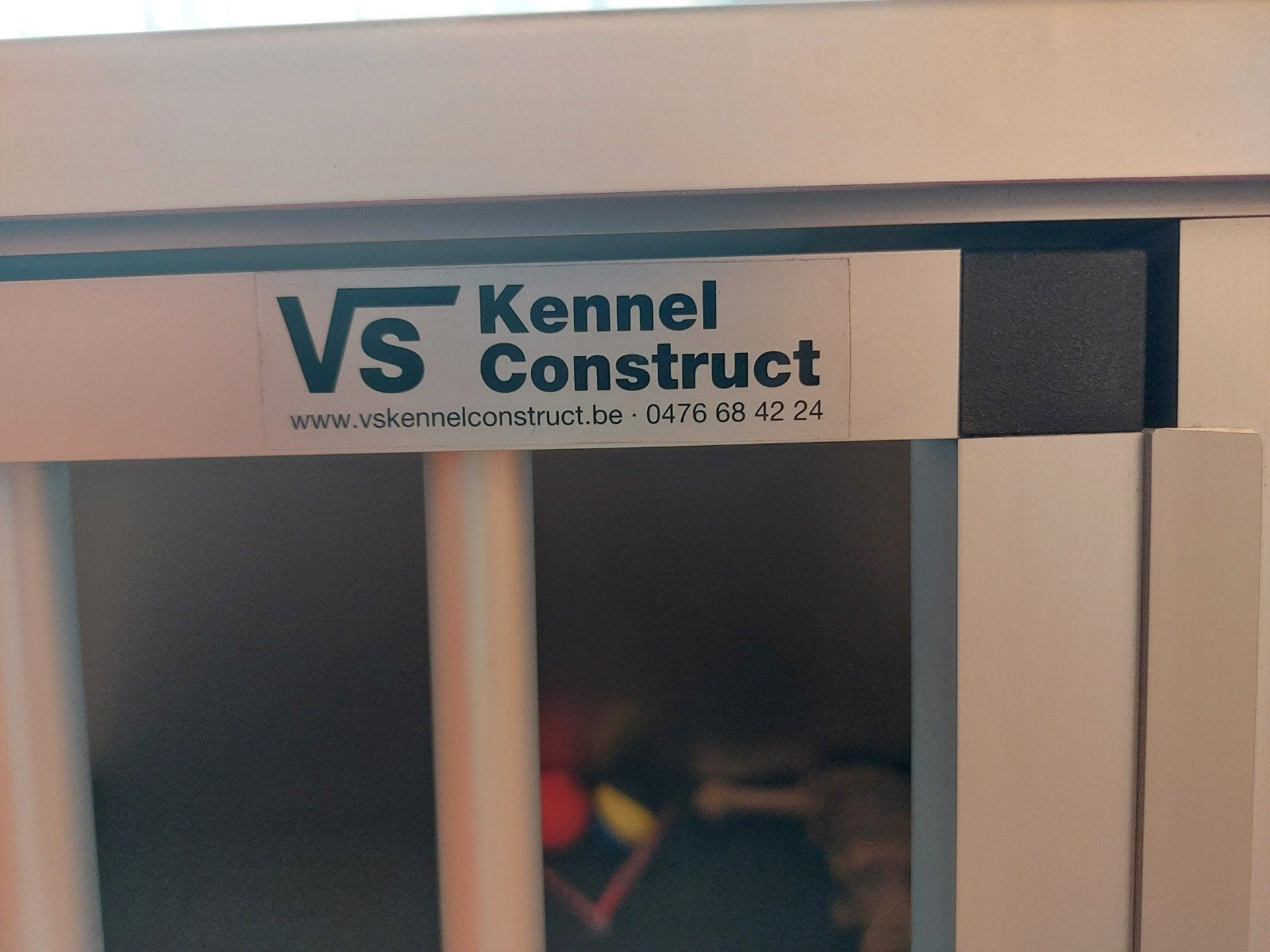 auto kennel in aluminium Lengte 85CM Breedte 87CM hoogte 68, Dieren en Toebehoren, Ophalen, Zo goed als nieuw