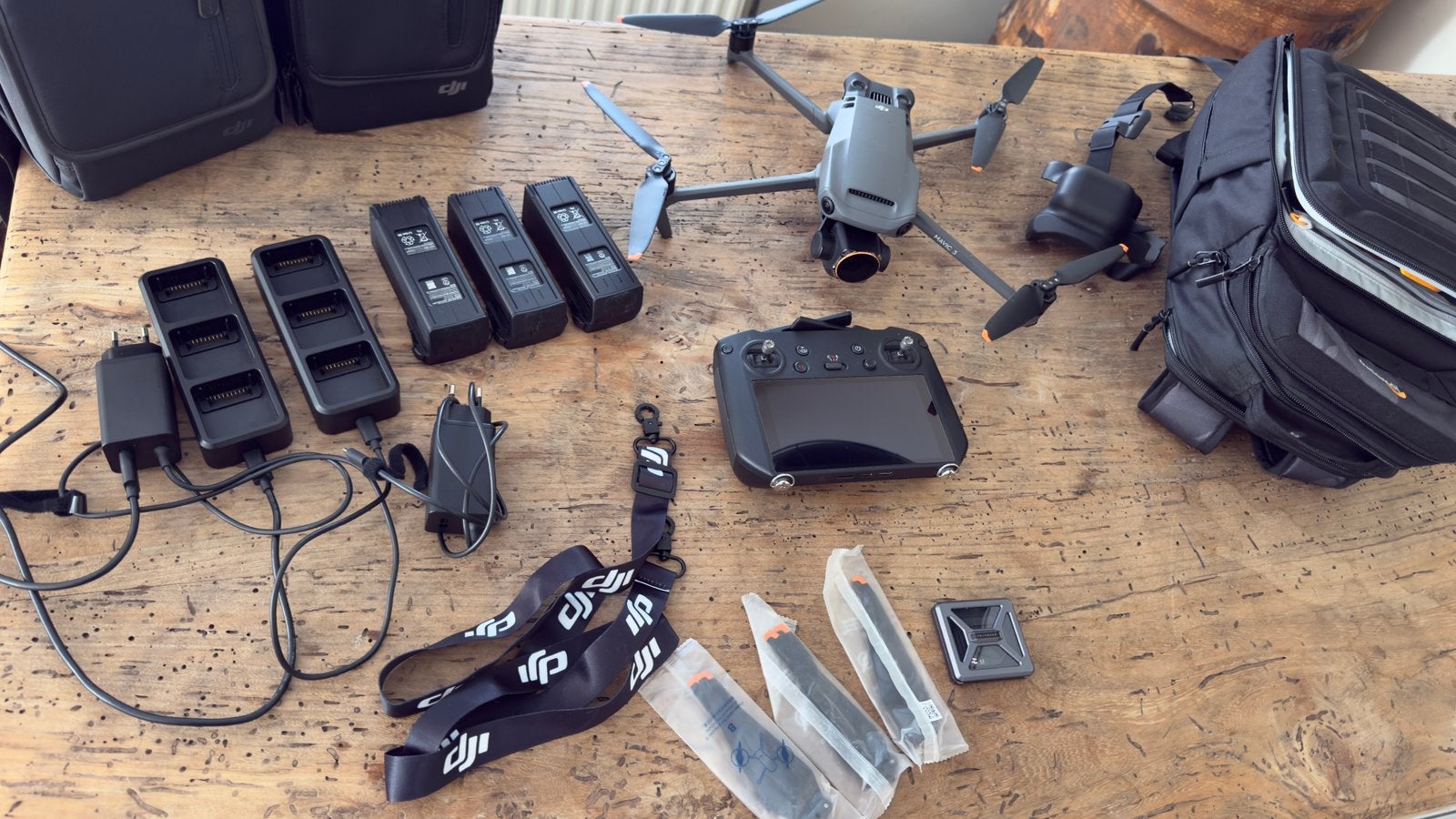 DJI MAVIC 3, Qualité supérieure, Comme neuf, Drone professionnel, DJI