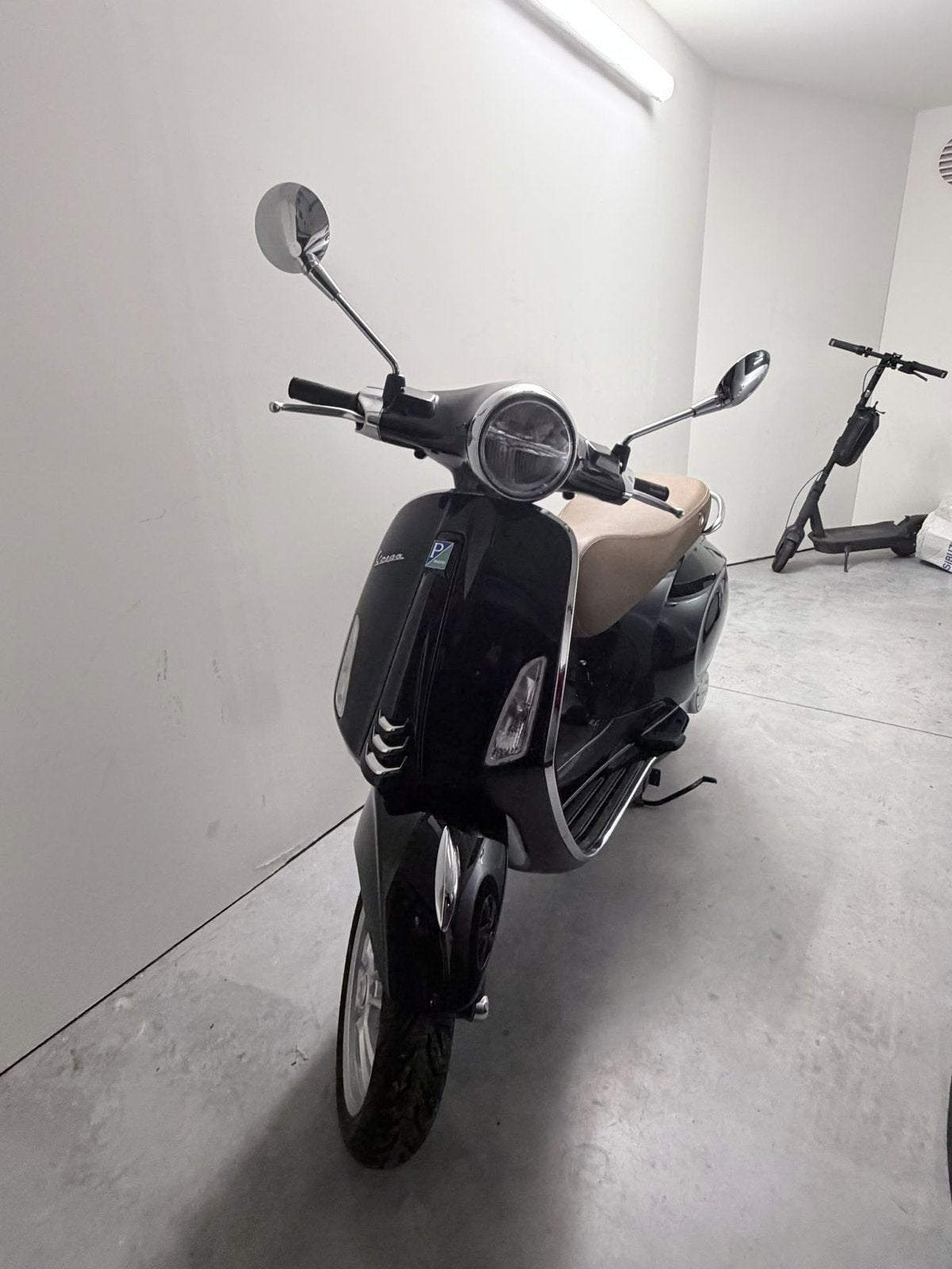 Vespa primavera A klasse (nieuw), Fietsen en Brommers, Ophalen, Nieuw, Vespa