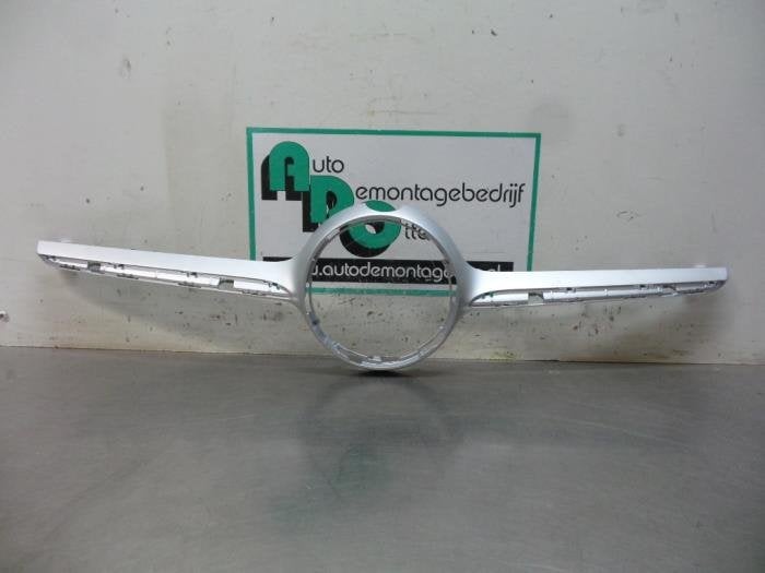 Cadre de calandre d'un Mercedes E-Klasse (E-Klasse 16-), Autos : Pièces & Accessoires, Carrosserie & Tôlerie, Neuf, 3 mois de garantie