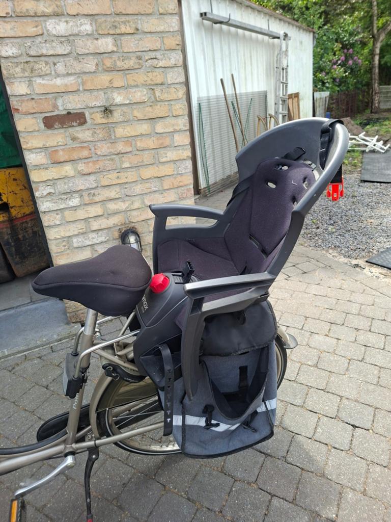 Kinderstoel merk hamax, met framebevestiging, Ophalen